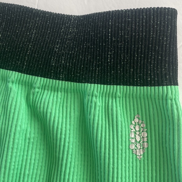 (A4) Free People Movement Prajna Happiness Runs Seamless Shorts, Size M/L, NWT - Picture 8 of 9